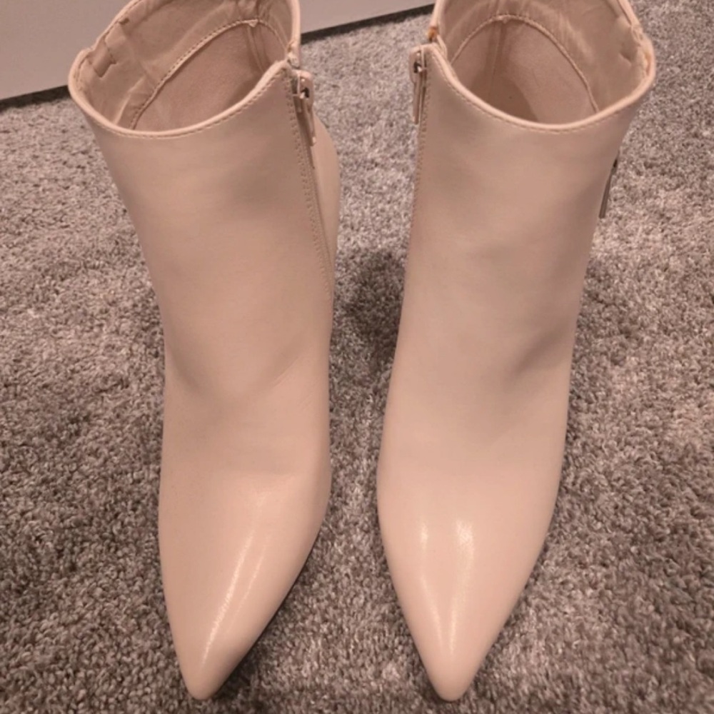 Women's Cream Pointed-Toe Ankle Booties with Side Zip